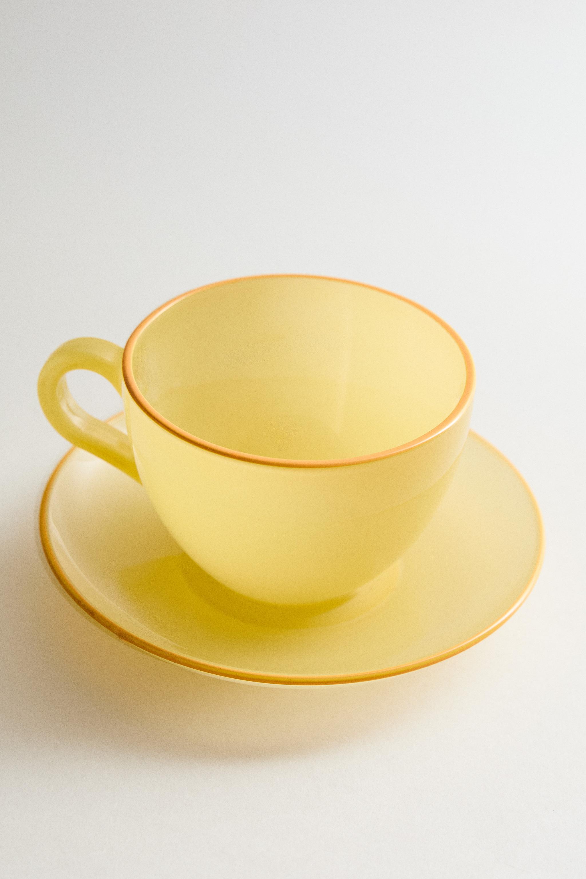 GLASS COFFEE CUP WITH SAUCER — Yellow