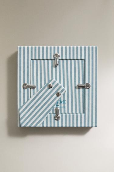 CADRE PHOTO ENFANT RAYURES CARRÉ - Bleu de Zara - Image 3