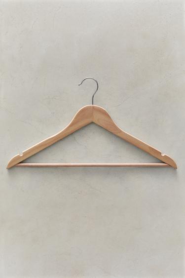 LACQUERED WOODEN HANGER (SET OF 3) - Light beige by Zara