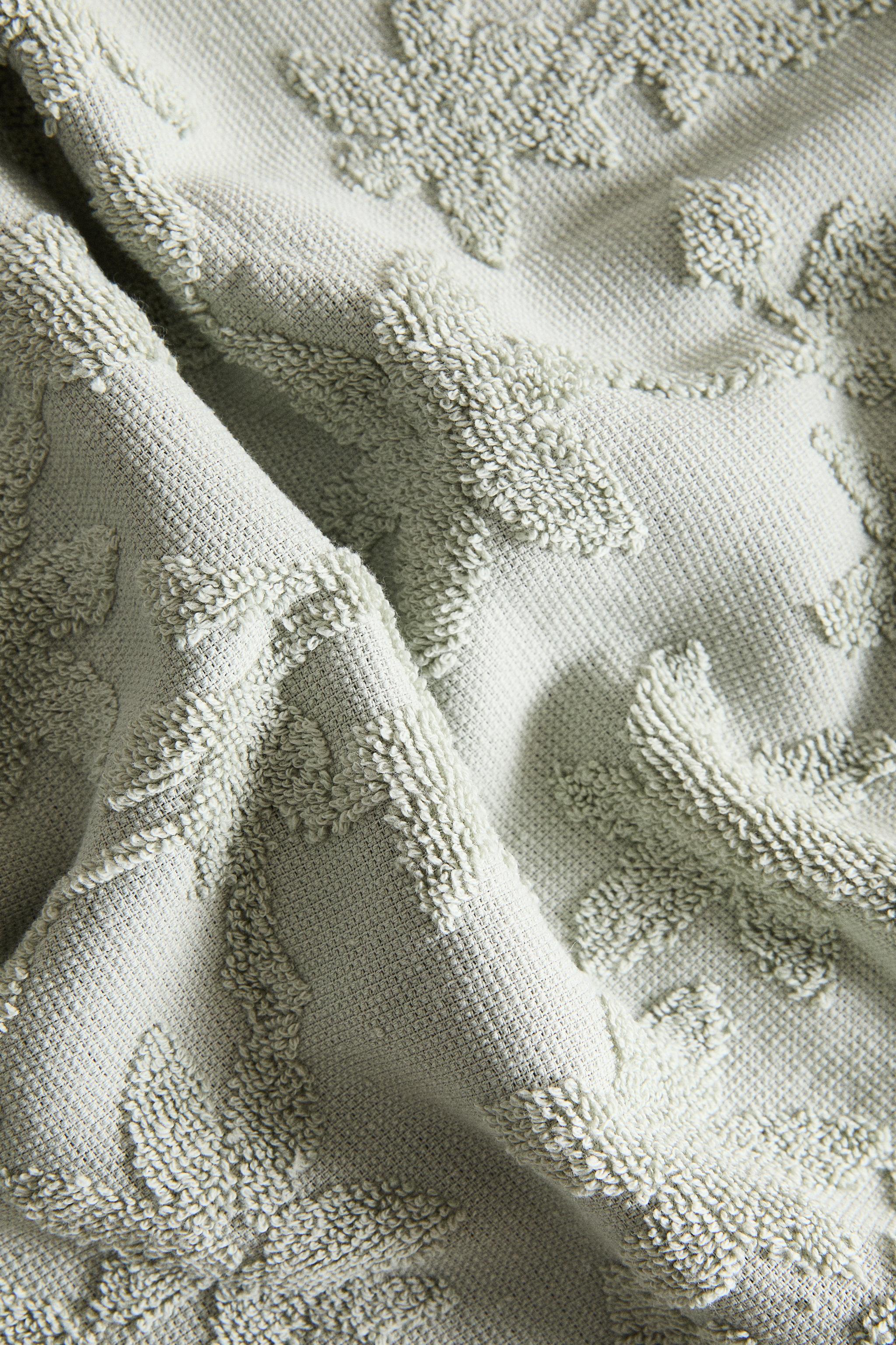 FLORAL JACQUARD BATH TOWEL