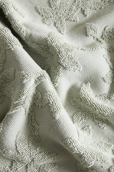 FLORAL JACQUARD BATH TOWEL - Blue / Green by Zara