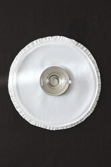 ROUND PLACEMAT WITH RUFFLE TRIM - White by Zara