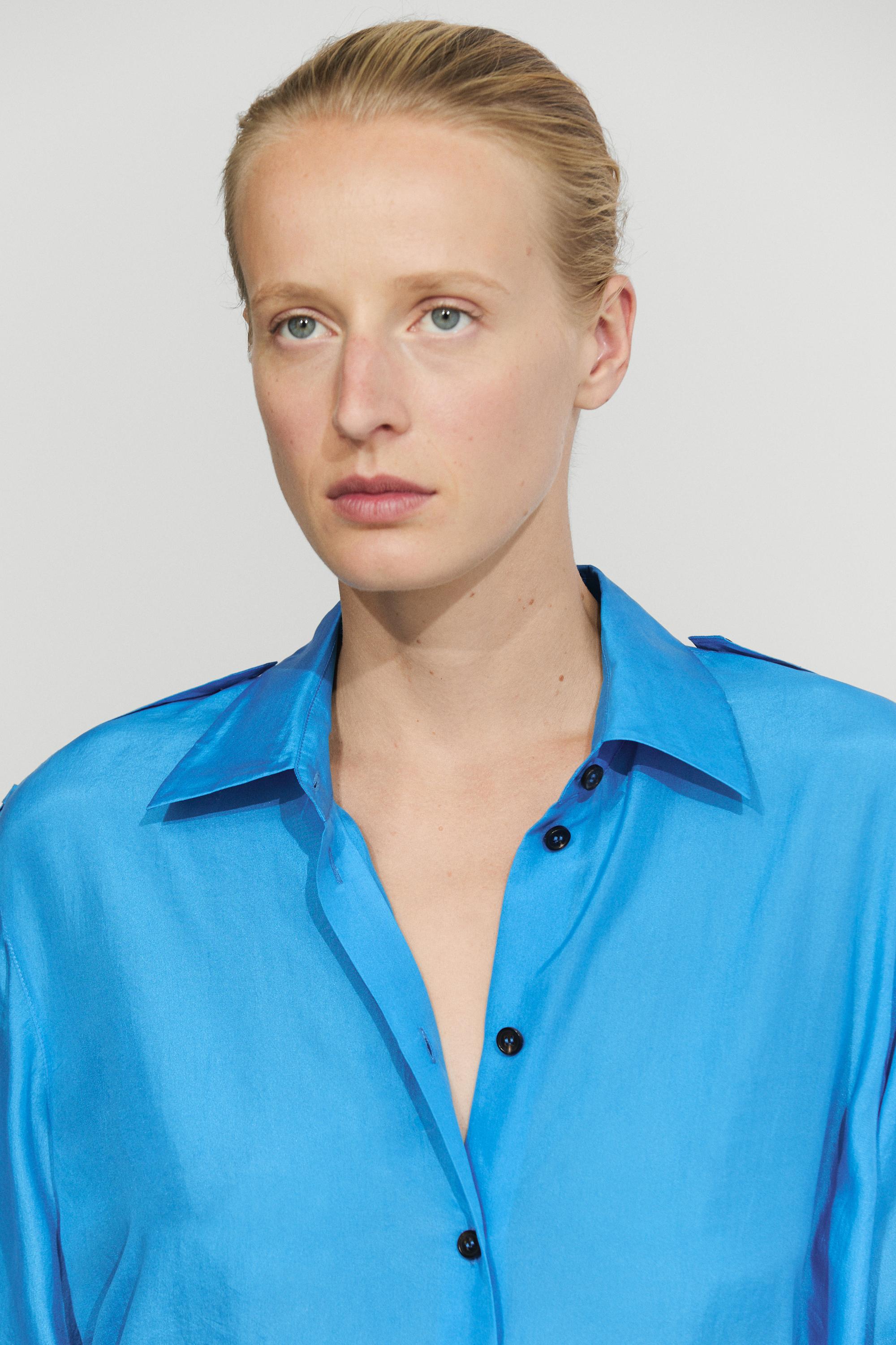 Flowing 100% silk shirt with shoulder detail — Bluish