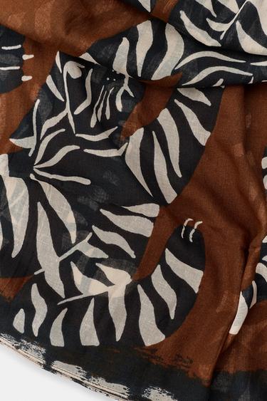 FOULARD AVEC LIN IMPRIMÉ TIGRE - Marron de Zara - Image 4