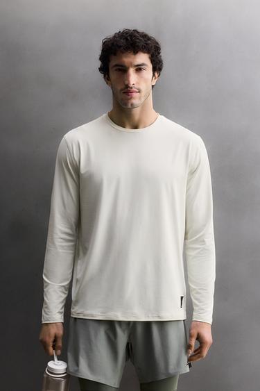 CAMISETA TÉCNICA BÁSICA  MANGA LARGA - Hielo de Zara