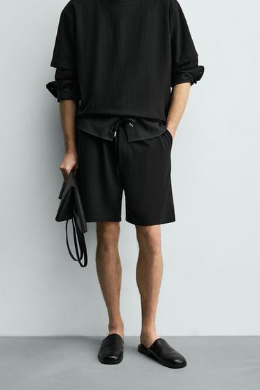 TEXTURED JOGGER BERMUDA SHORTS - Black by Zara