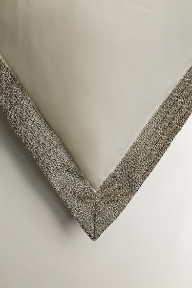 TAIE D’OREILLER SATIN BRODÉ (300 FILS) - Beige de Zara - Image 3