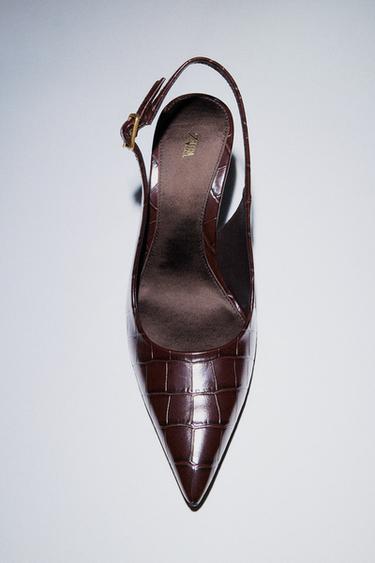 ZAPATO DESTALONADO RELIEVE - Rojo Burdeos de Zara