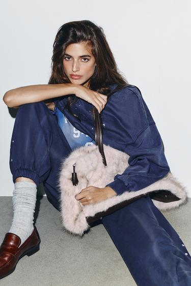 МАКСИ-СУМКА ИЗ ИСКУССТВЕННОГО МЕХА — Единственный от Zara