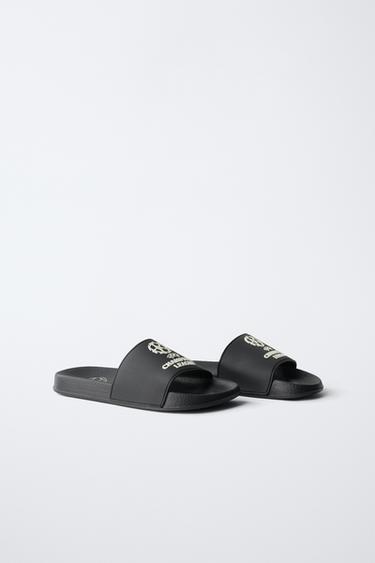SANDÁLIA DE BANHO CHAMPIONS LEAGUE® BRILHA NO ESCURO - Preto da Zara