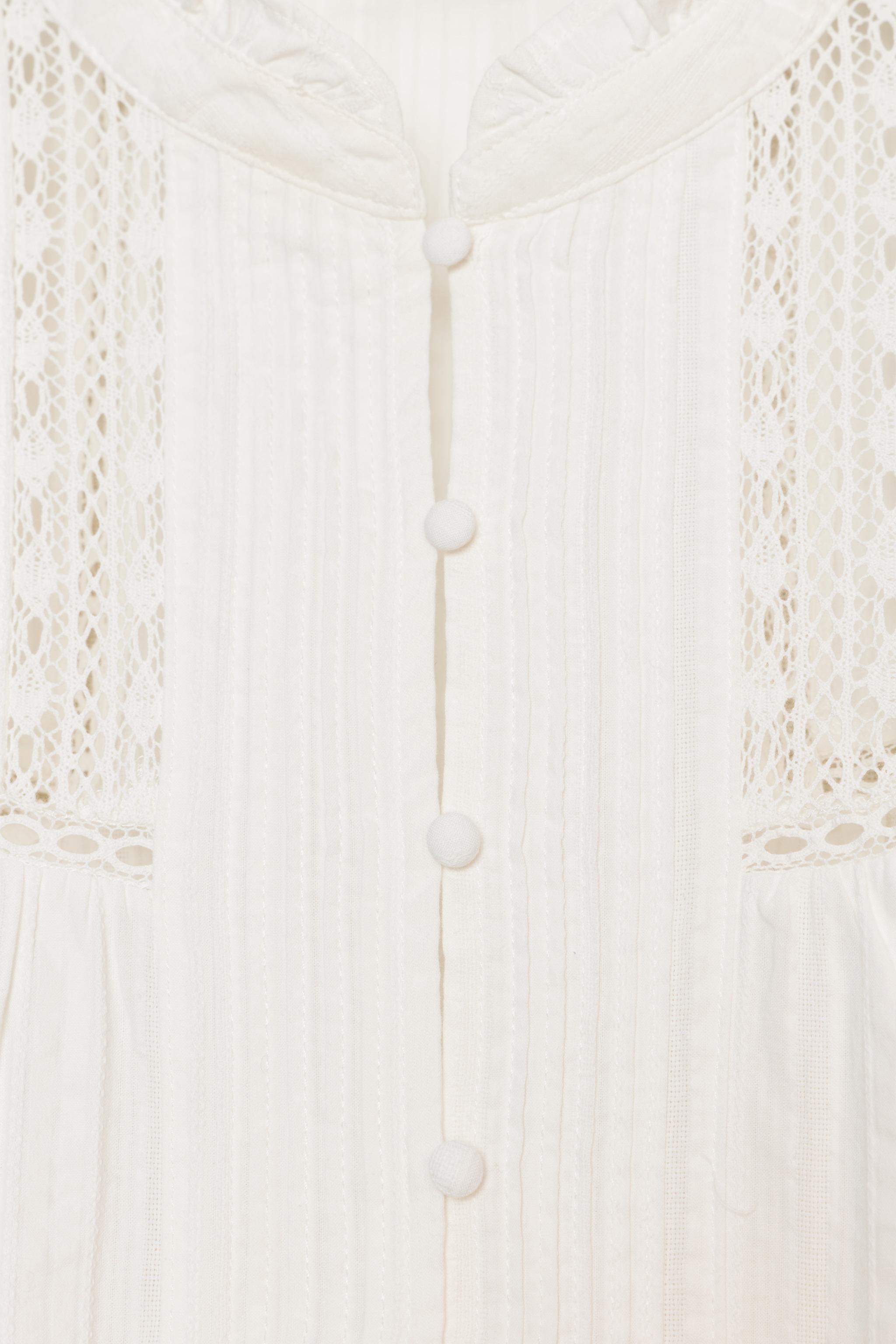 CHEMISE DENTELLE ET PLIS NERVURÉS
