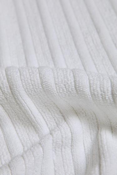 VELOUR BATH MAT WITH STRIPED TEXTURE - White by Zara - Image 3