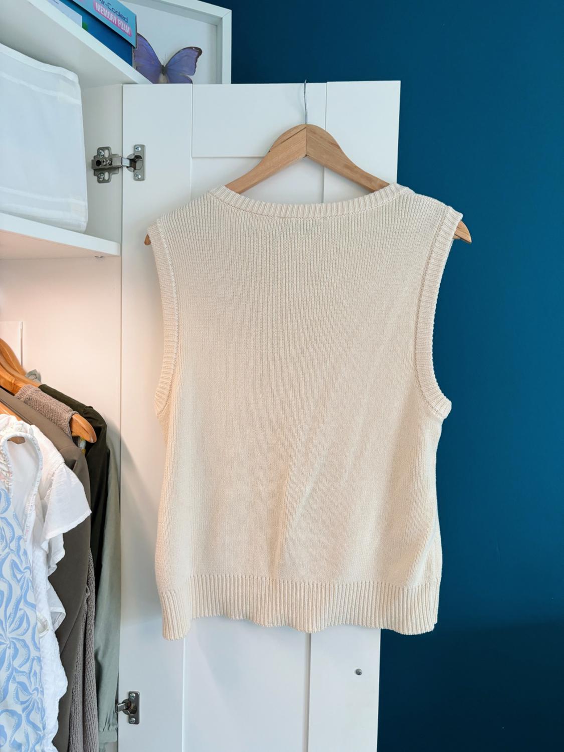 KNIT WAISTCOAT WITH PATCH POCKETS - Image 3
