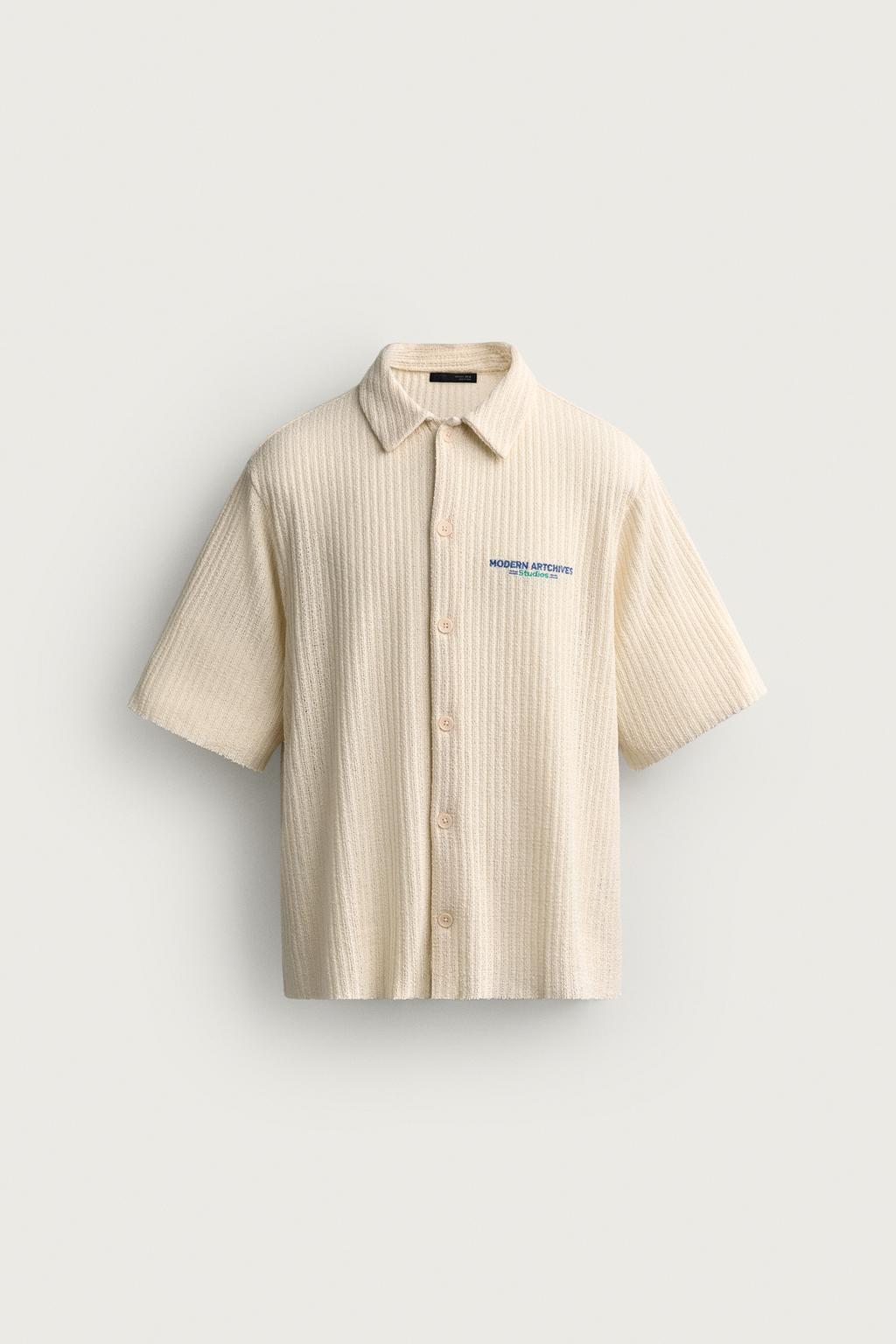 OPENWORK TEXTURED SLOGAN PRINT SHIRT