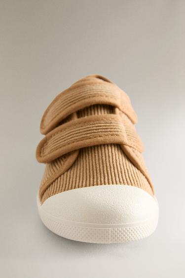 TENNIS ENFANT À BRIDES EN TISSU - Jaune moutarde. de Zara - Image 4