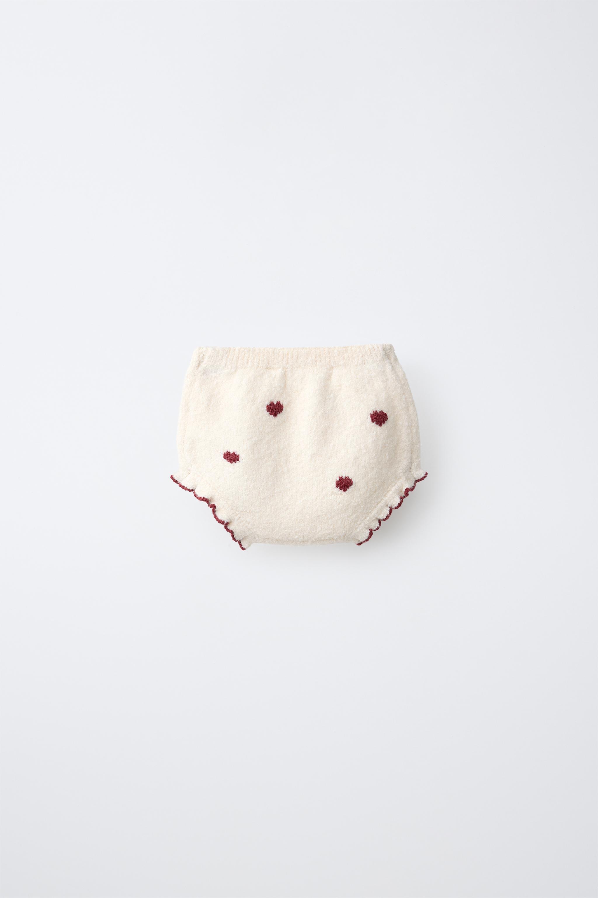 CULOTTE EN MAILLE À CŒURS BRODÉS