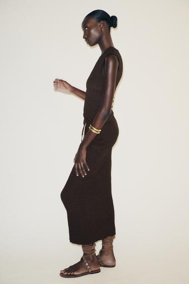 JUPE MIDI TEXTURÉE - Chocolat de Zara - Image 2