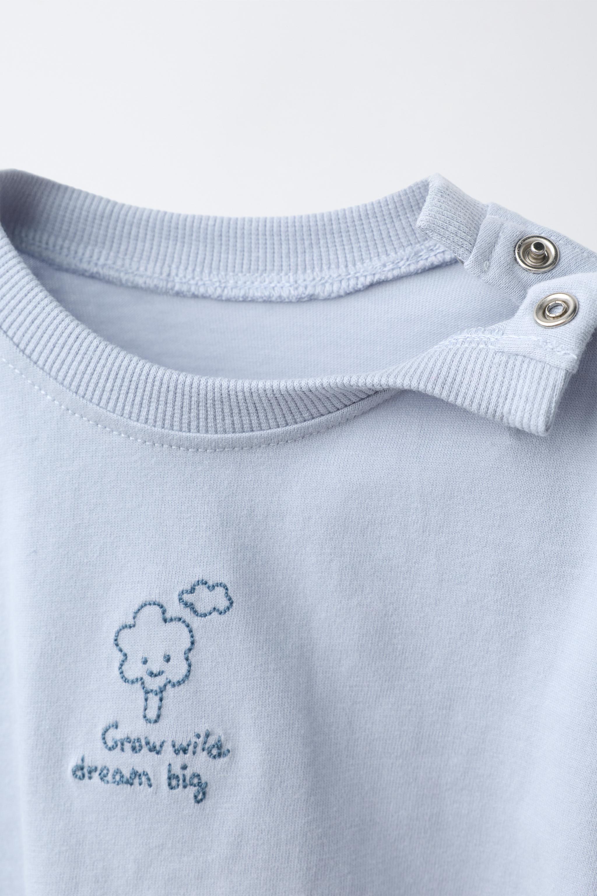 EMBROIDERED T-SHIRT