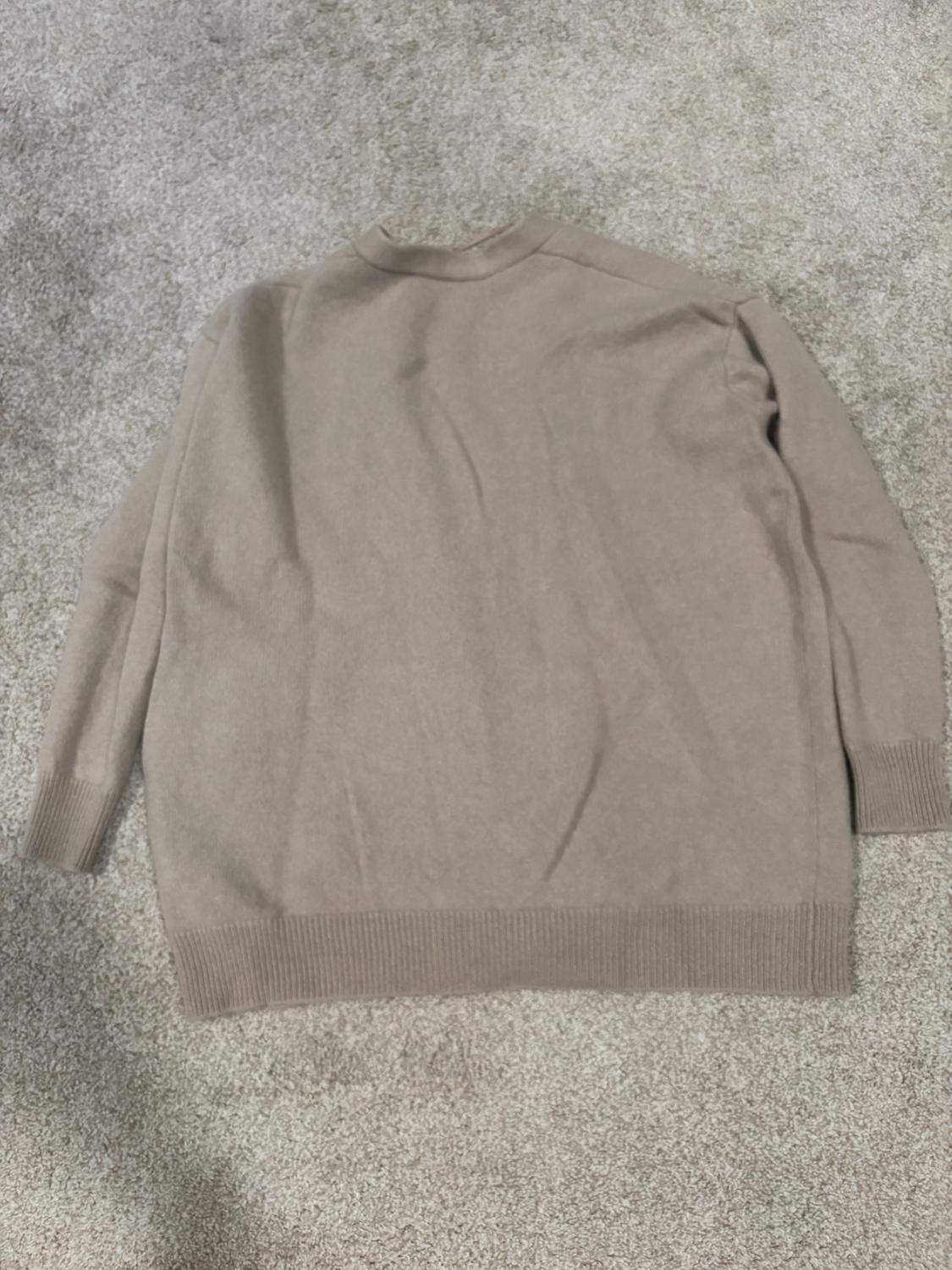 BUTTONED CASHMERE CARDIGAN - Image 2