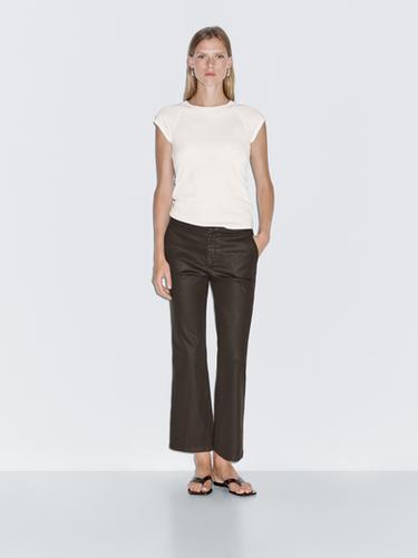 Pantalón flare fit cropped - Chocolate de Zara