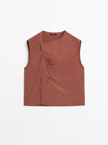 Blusa botonadura lateral plateada - Rojizo de Zara - Imagen 0