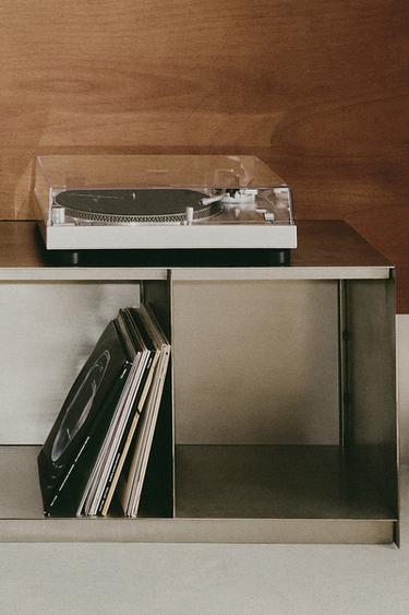 STAINLESS STEEL CONSOLE – Matt ezüst a ZARA-tól