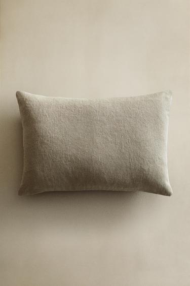 WASHED LINEN CUSHION COVER - Light beige by Zara