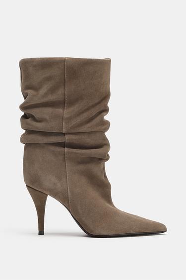 BOTA TACÓN FRUNCIDA SERRAJE - Gris Topo de Zara - Imagen 0