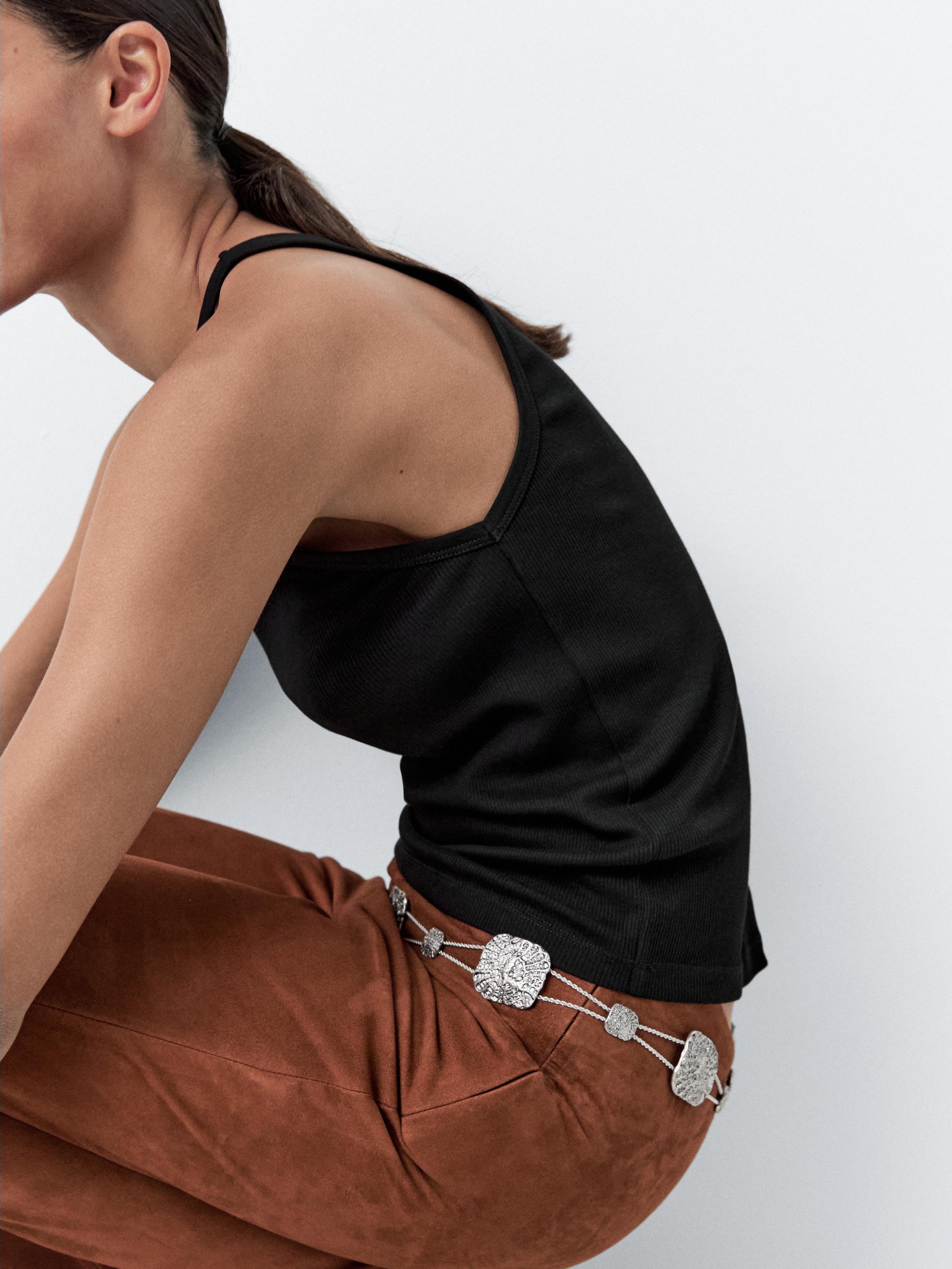 Textured chain and medallion belt