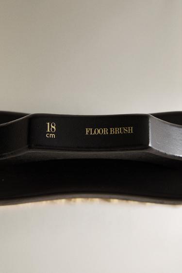 WOODEN FLOOR SCRUBBING BRUSH - Black by Zara - Image 2