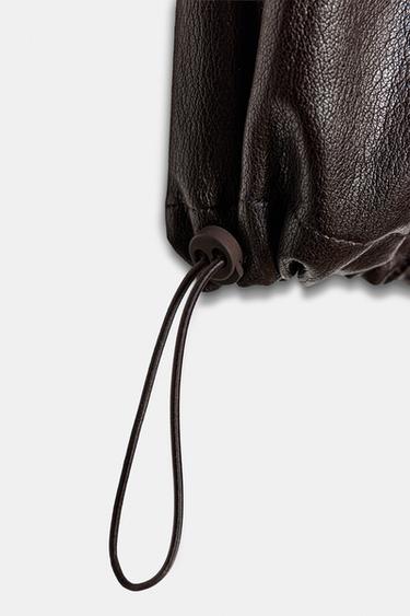 PANTALON BOUFFANT MATIÈRE SYNTHÉTIQUE - Marron foncé de Zara - Image 8