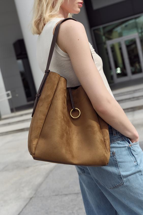 MAXI BUCKET BAG WITH METAL RING