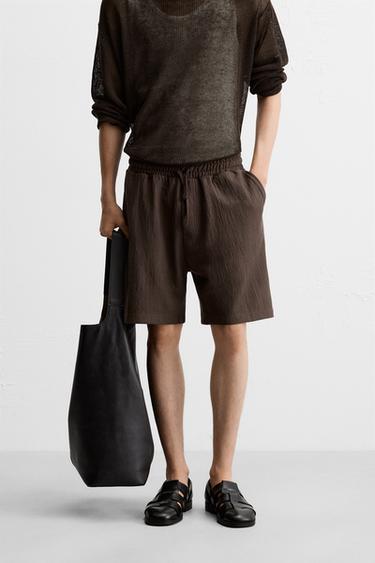 BERMUDA JOGGER ESTRUCTURA - Chocolate de Zara