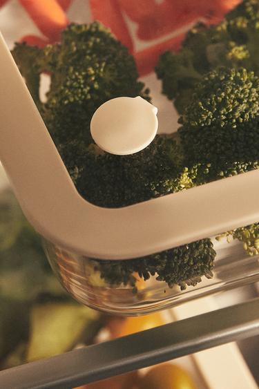 1400ML AIRTIGHT FOOD CONTAINER - Cream by Zara