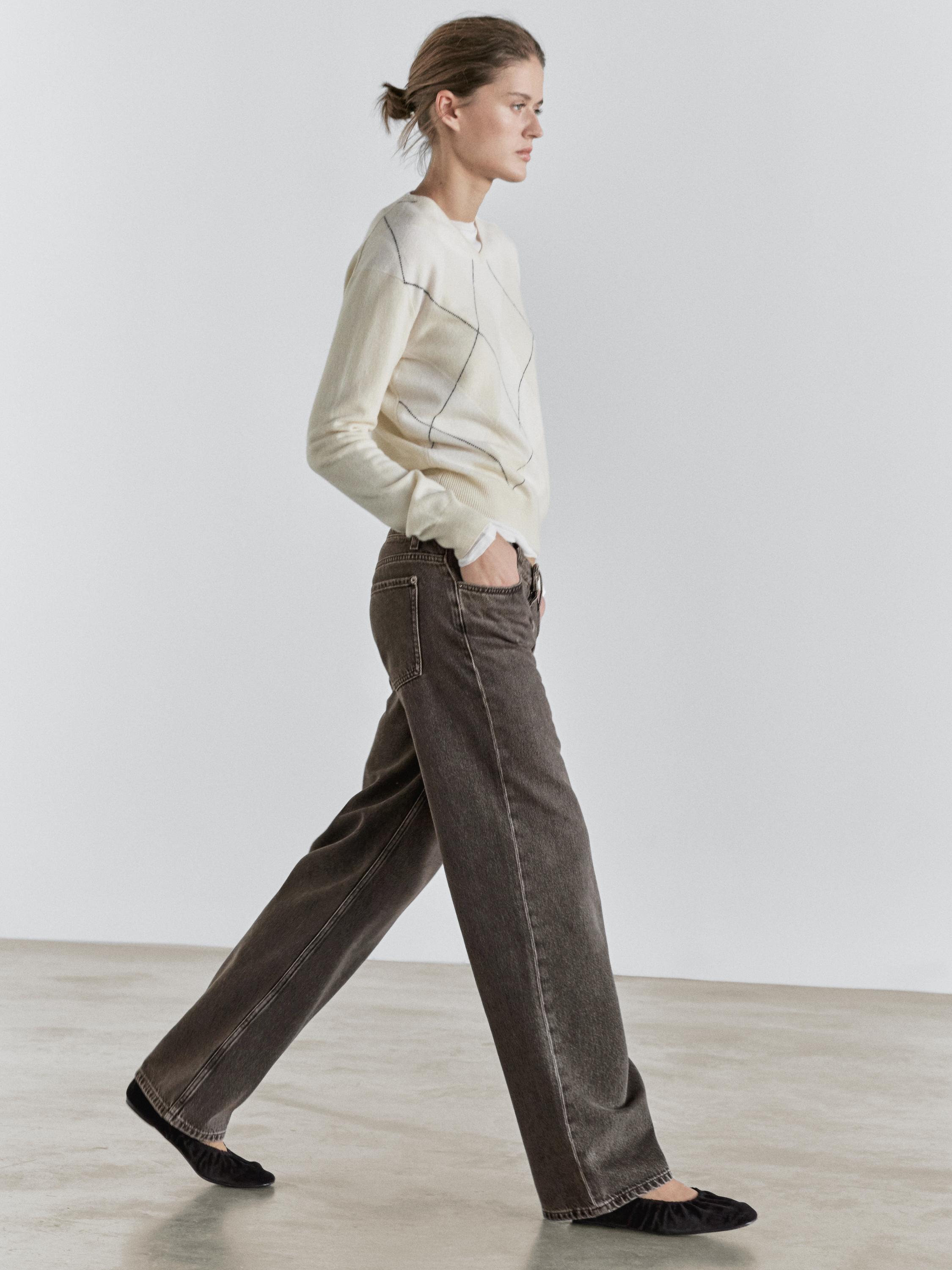 Straight-leg low-rise jeans