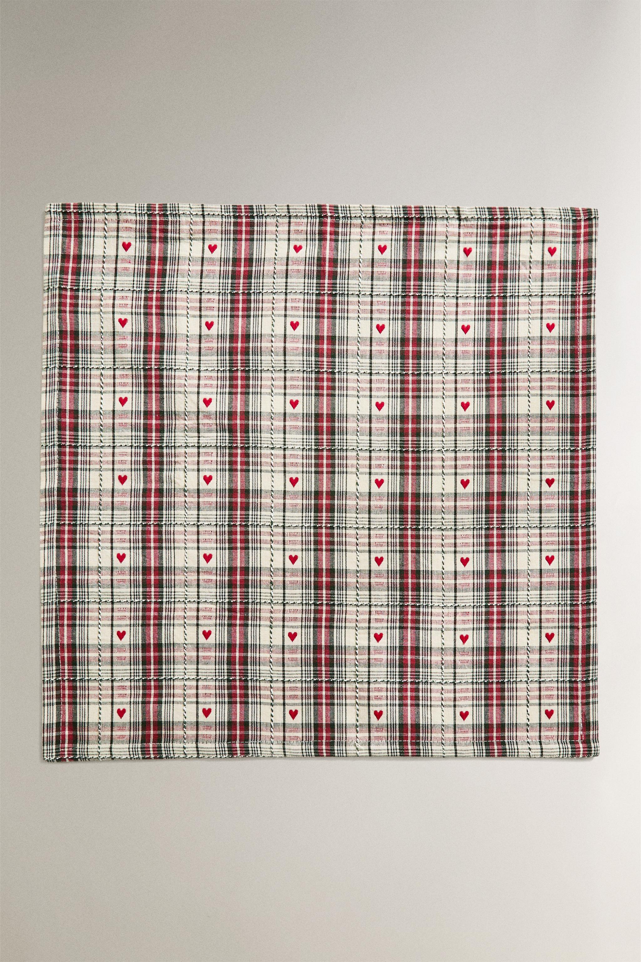 SET OF DYED THREAD CHRISTMAS HEART NAPKINS (SET OF 2)