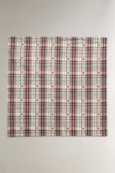 PACK OF DYED THREAD CHRISTMAS HEART NAPKINS (PACK OF 2) - Red by Zara - Image 1