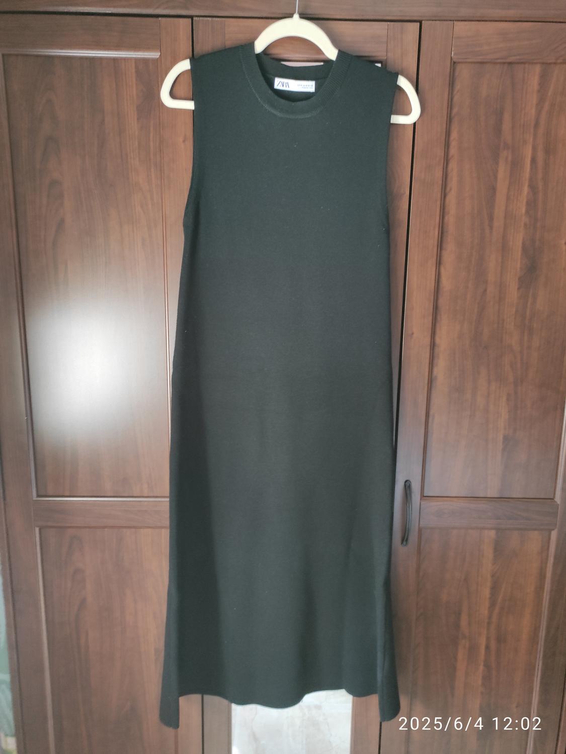 KNIT MIDI DRESS