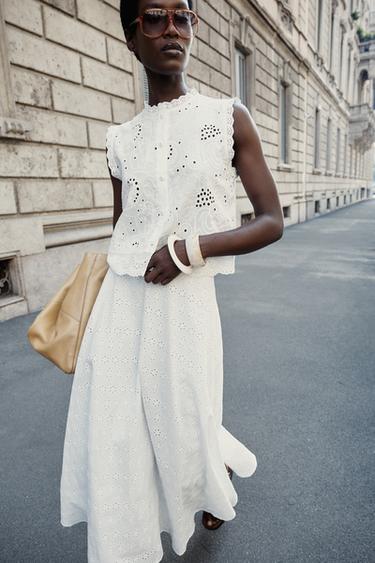 TOP BORDADOS PERFORADOS - Blanco de Zara
