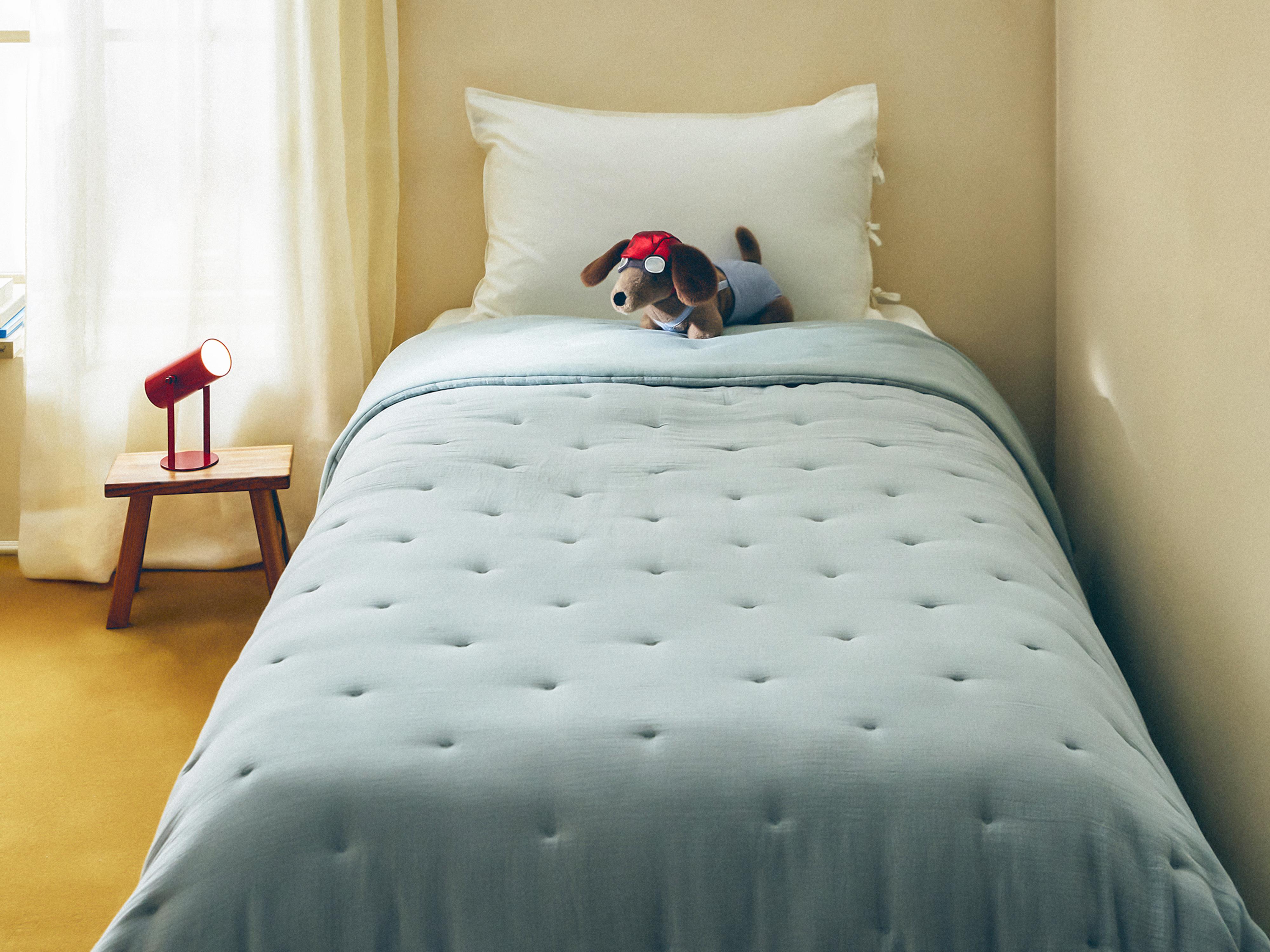 ZARAホームキッズ　北欧　木製家具　ウサギ耳付き壁掛けシェルフ　子供部屋 ZARAホームキッズ 北欧 木製家具 ウサギ耳付き壁掛けシェルフ