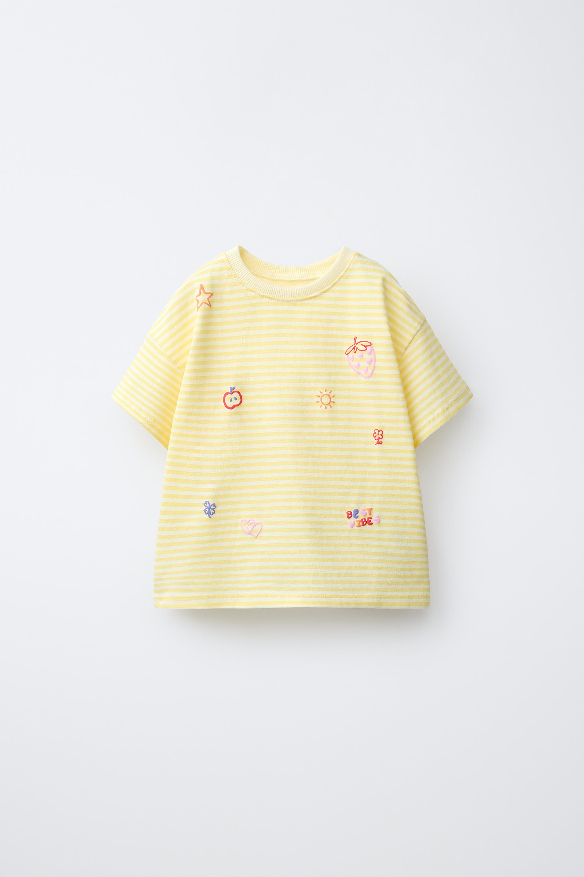 T-SHIRT À RAYURES ET DÉTAILS EN RELIEF