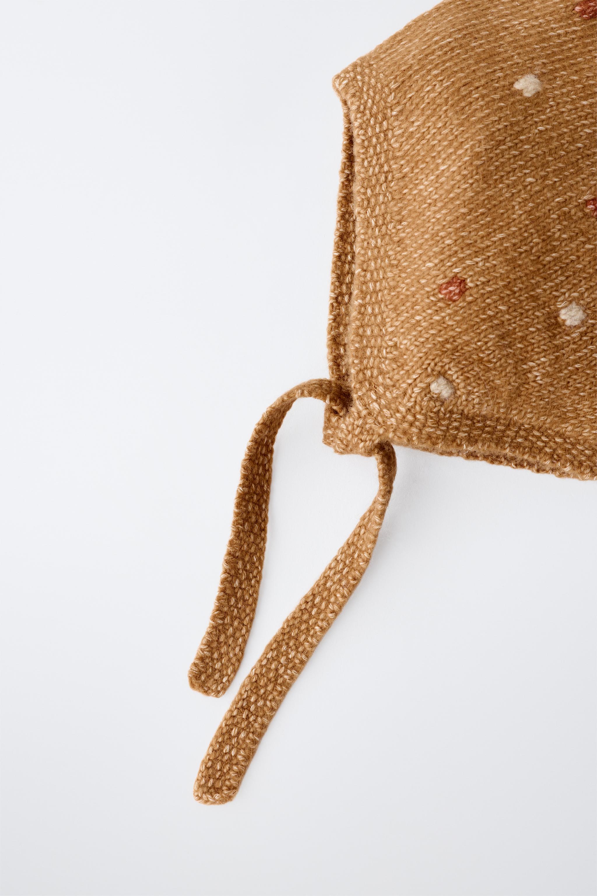KNIT POM-POM BONNET — Toffee