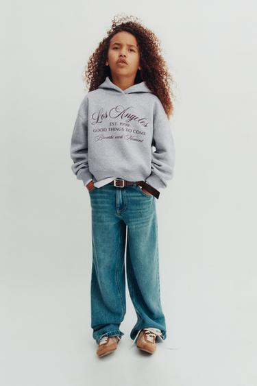 سويت شيرت VARSITY بغطاء رأس وحافة سفلية مزدوجة - رمادي فيجوريه الخاص بـ Zara