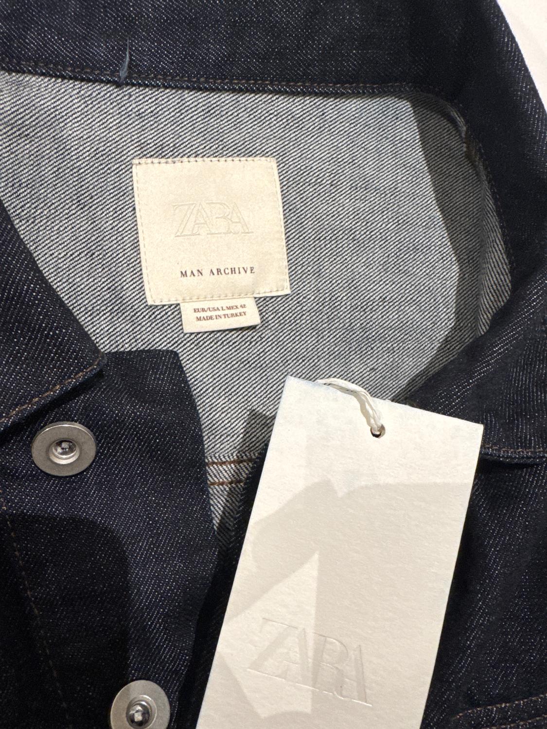 CROPPED FIT LIMITED EDITION DENIM JACKET - Image 3