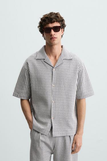 CAMISA RELAXED FIT SEERSUCKER - Crudo / Marino de Zara