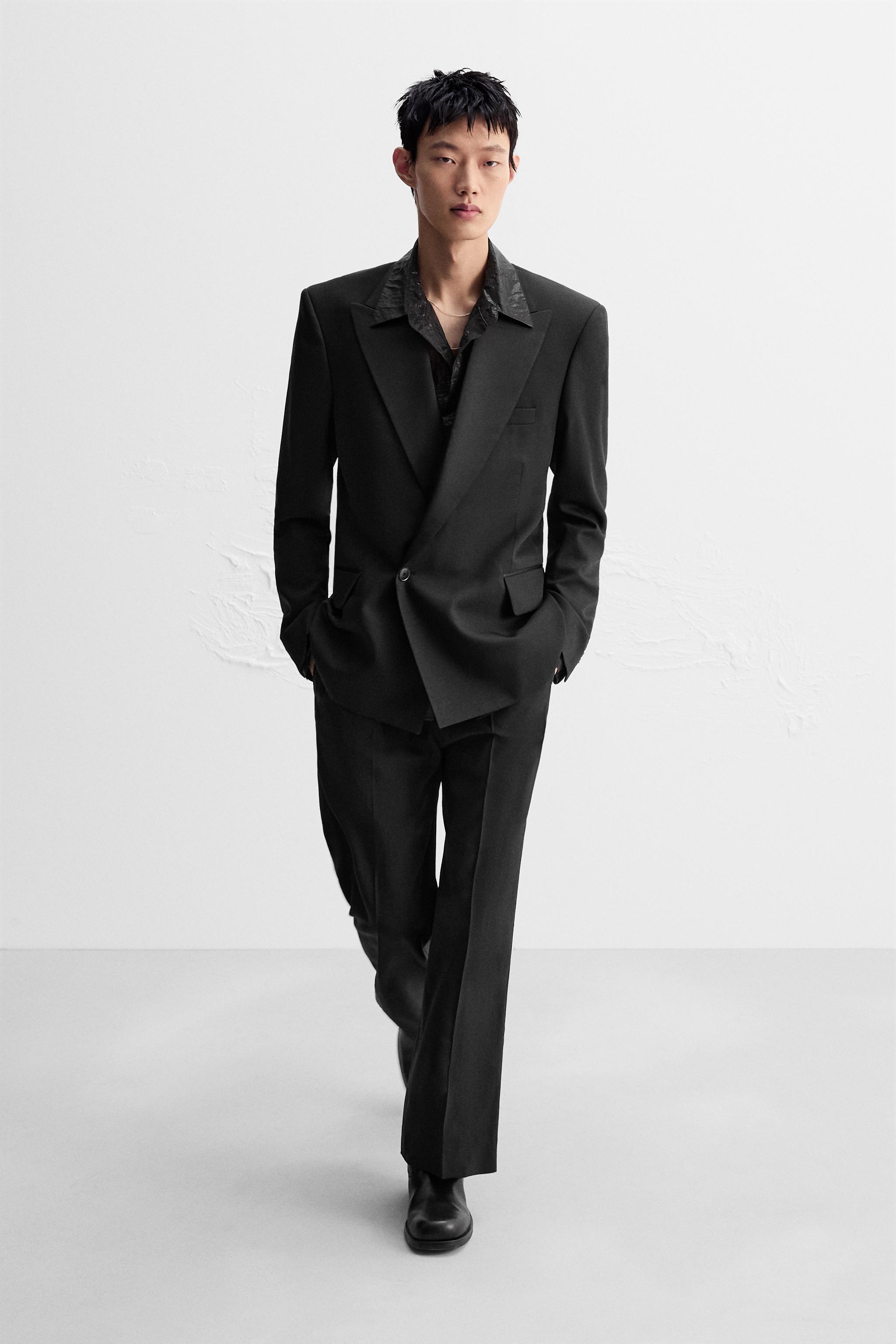 Trajes Zara Esmoquin Zara Smoking Hombre Con Camisa Negra Camisa