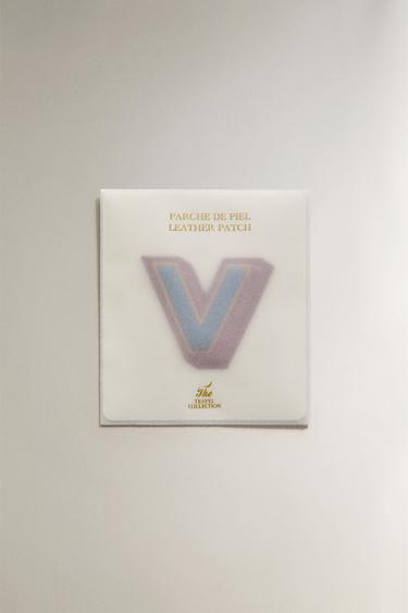 ÉCUSSON CUIR LETTRE V - Multicolore de Zara - Image 3