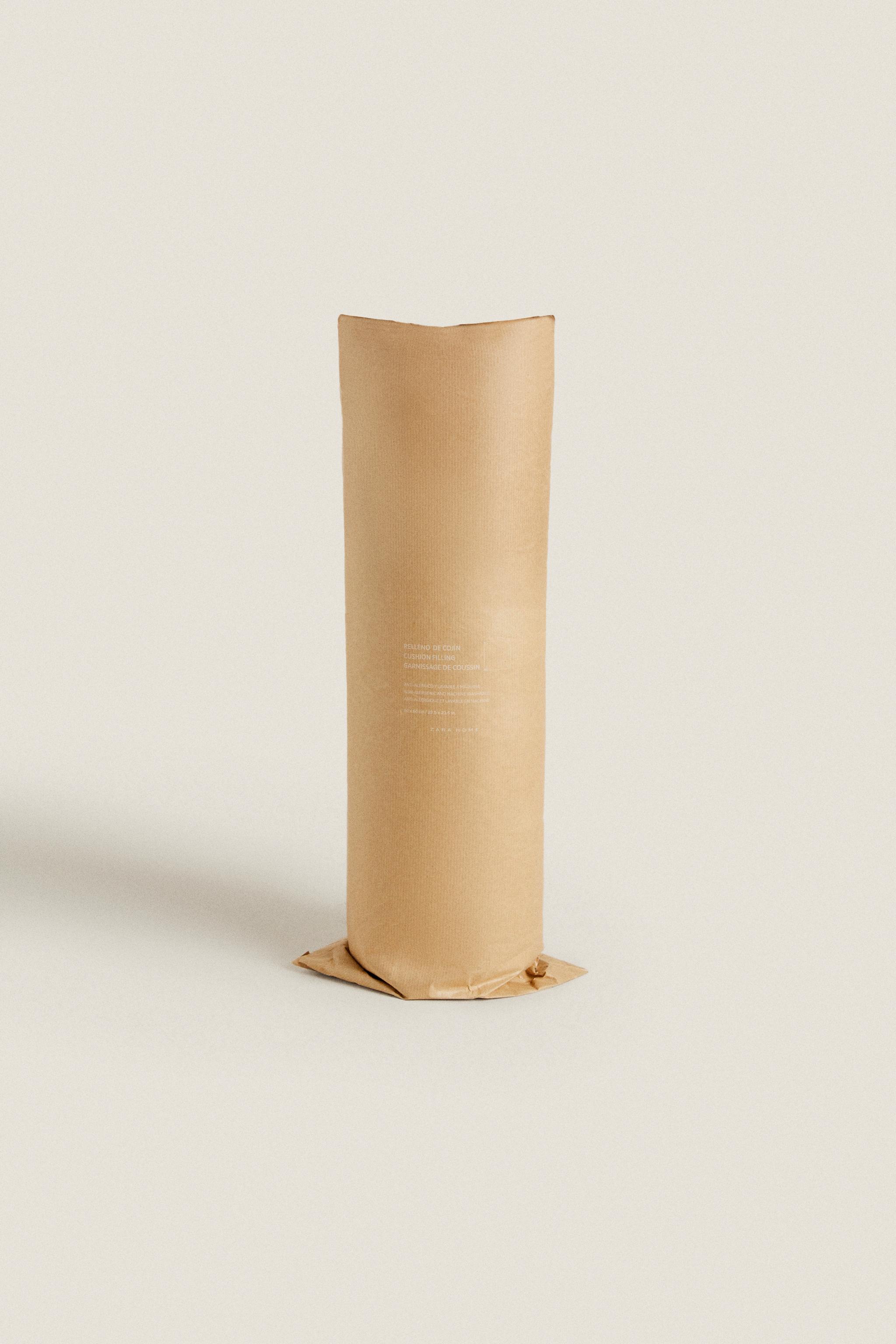 COUSSIN DE GARNISSAGE FIBRE TOUCHER DOUX