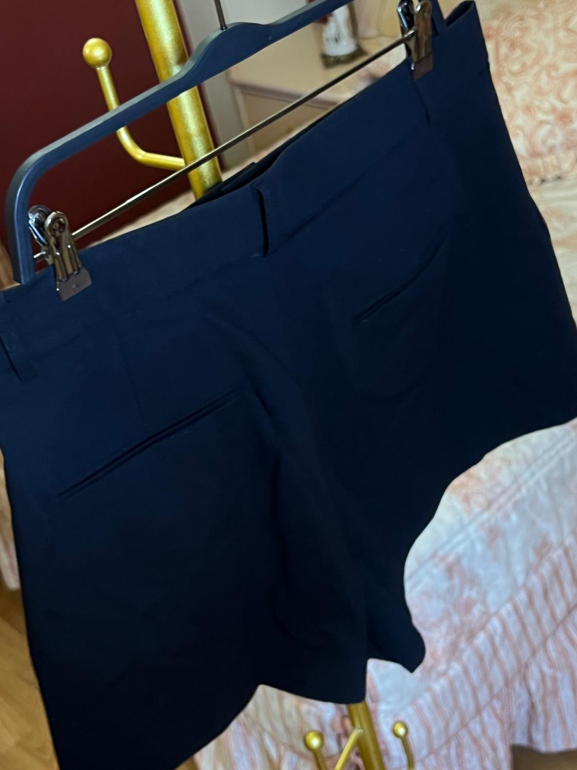 PLEATED BERMUDA SHORTS - Image 6