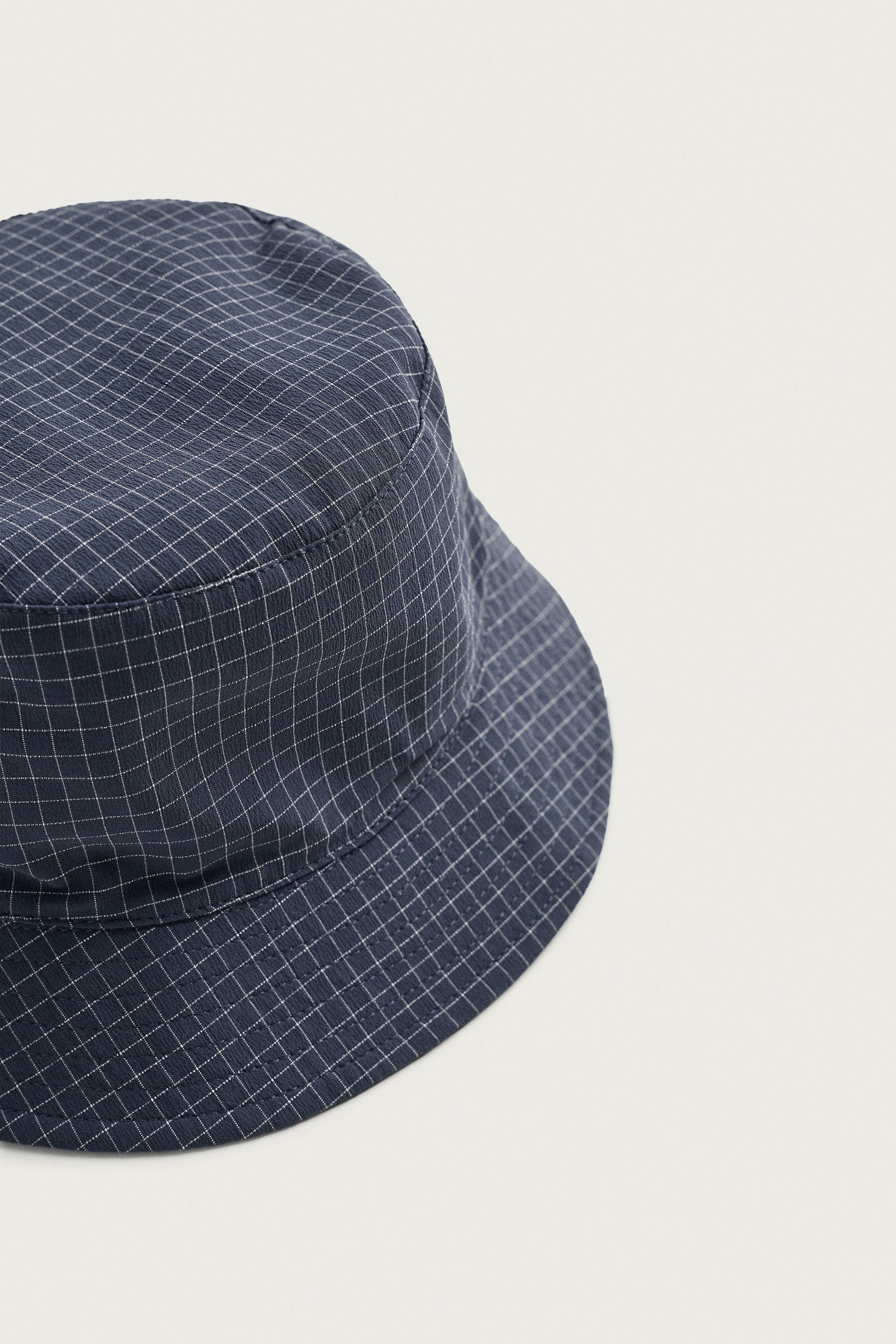 REVERSIBLE PLAID BUCKET HAT — Blue